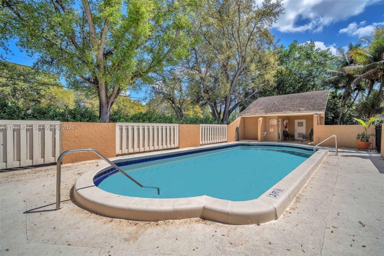 211 SW 87th Ter, Plantation, FL 33324 Photo