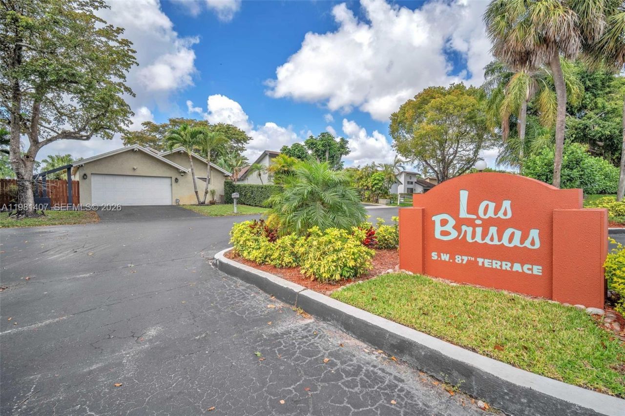 211 SW 87th Ter, Plantation, FL 33324 Photo