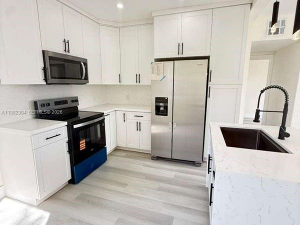 3515 NW 213th St, Miami Gardens, FL 33056