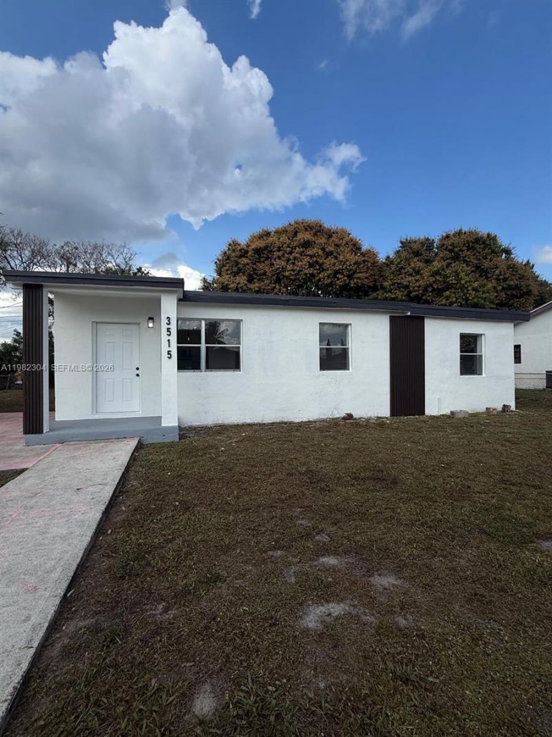 3515 NW 213th St, Miami Gardens, FL 33056 Photo