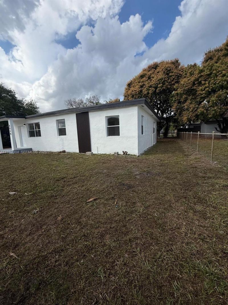 3515 NW 213th St, Miami Gardens, FL 33056 Photo
