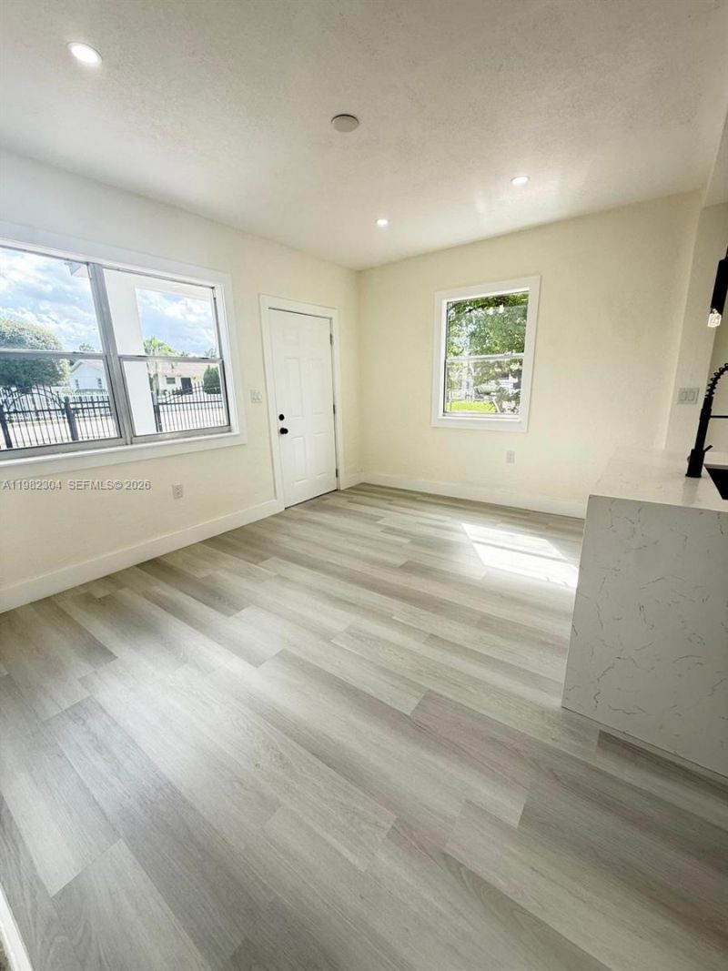 3515 NW 213th St , Miami Gardens, FL 33056 Photo