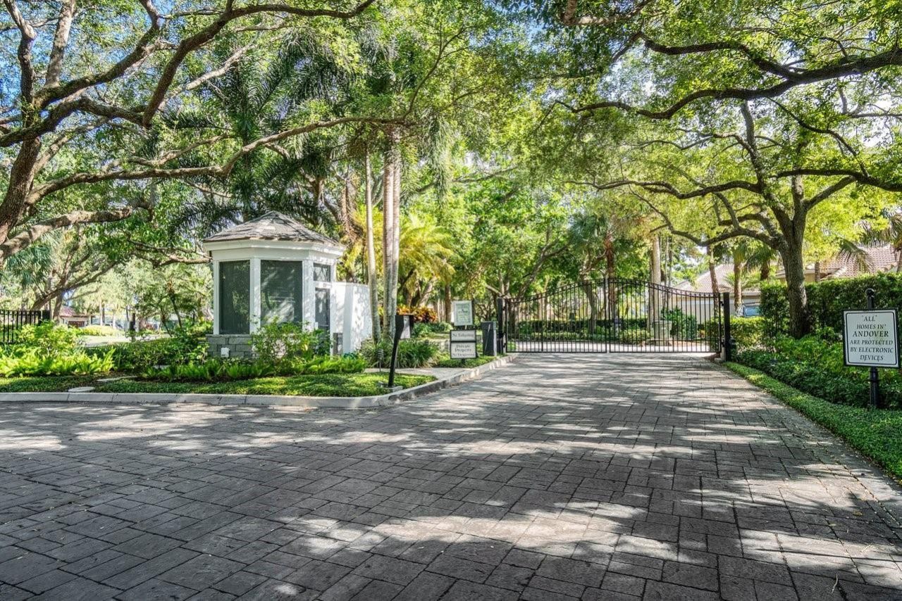 2805 Hampton Circle E, Delray Beach, FL 33445 Photo