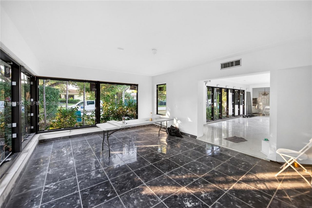 1100 N Shore Dr, Miami Beach, FL 33141 Photo