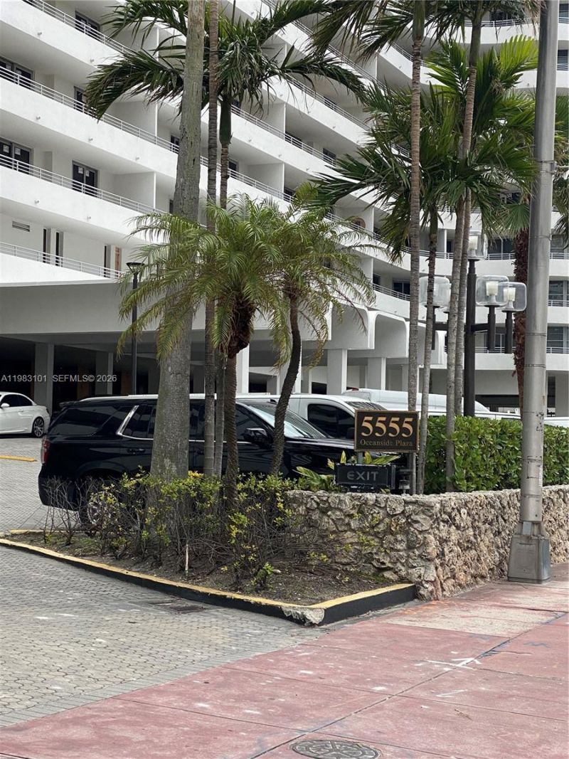 5555 Collins Ave, Unit 17A, Miami Beach, FL 33140 Photo