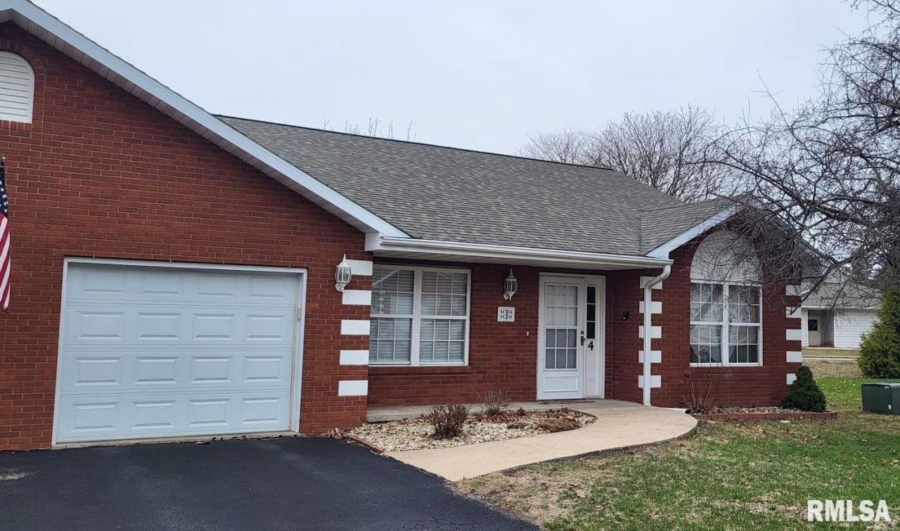 2286 Windish Drive, Unit 4, Galesburg, IL 61401 Main Photo