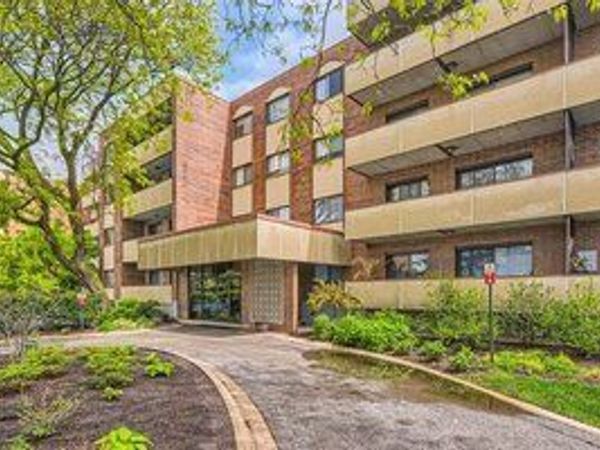 9242 Gross Point Road , Unit 107, Skokie, IL 60077