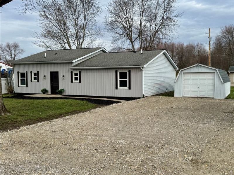 126 1/2 W Broadway Street, New Lexington, OH 43764 Photo 2