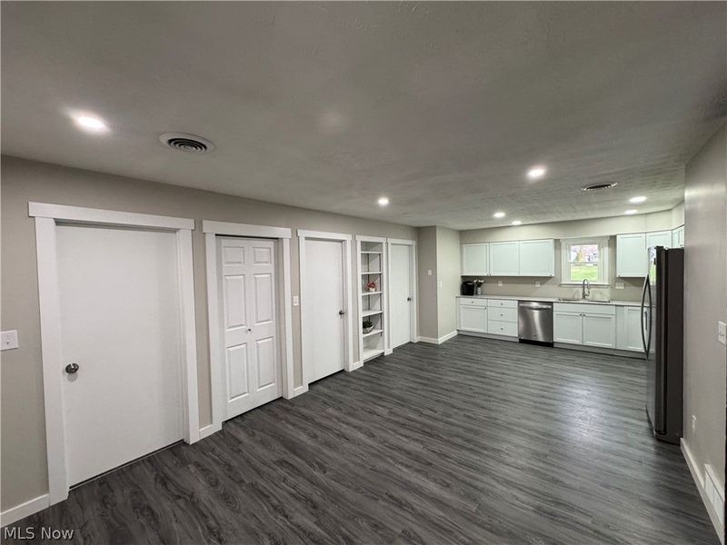 126 1/2 W Broadway Street, New Lexington, OH 43764 Photo 4