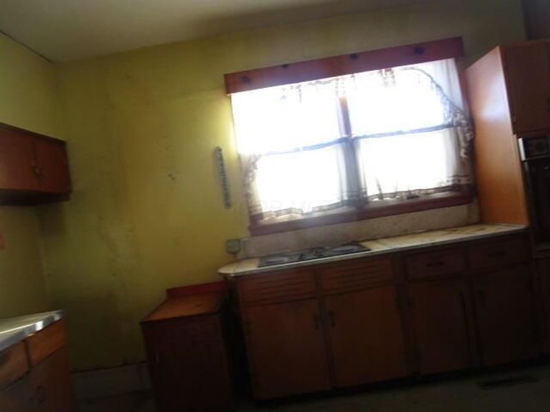 274 N 8th Street , McConnelsville, OH 43756 Photo 10