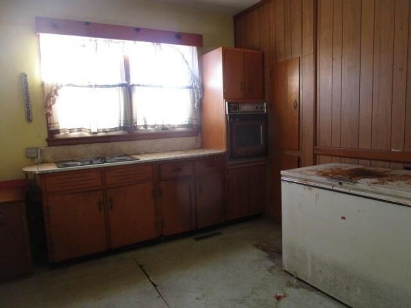 274 N 8th Street , McConnelsville, OH 43756 Photo 11