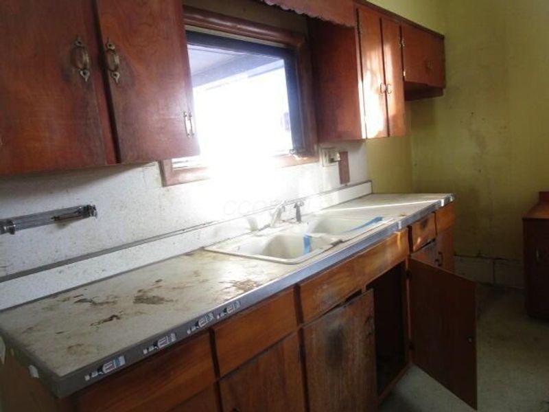 274 N 8th Street , McConnelsville, OH 43756 Photo 13