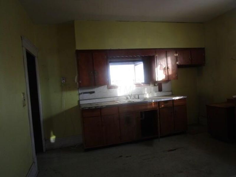 274 N 8th Street , McConnelsville, OH 43756 Photo 8