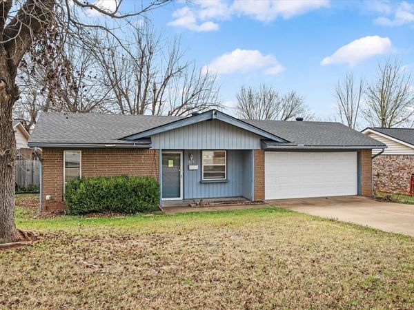 815 E Lamplighter Circle, Guthrie, OK 73044
