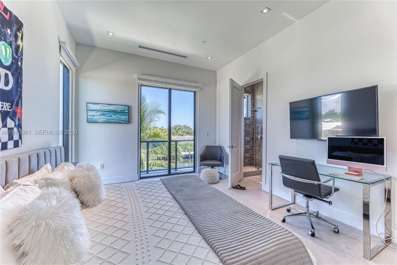 2817 NE 35th St, Fort Lauderdale, FL 33306 Photo