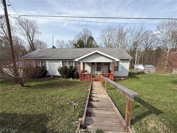 1129 Oak Grove Road, Waverly, WV 26184