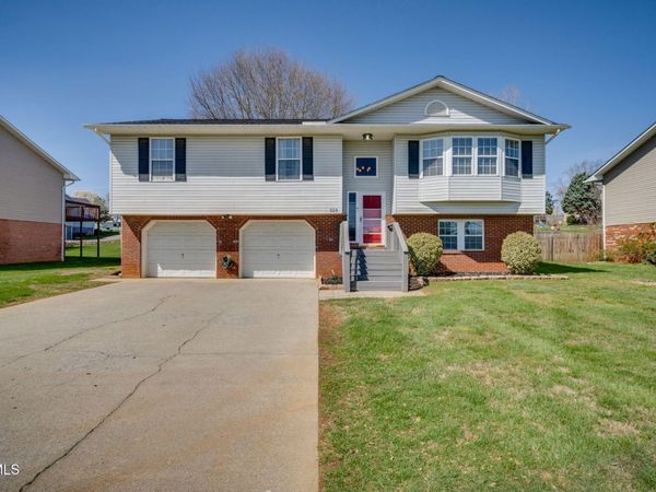 323 Gray Station Road, Gray, TN 37615