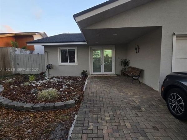 14530 SW 110th St , Miami, FL 33186