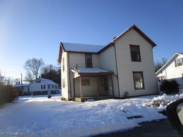 274 N 8th Street , Mcconnelsville, OH 43756