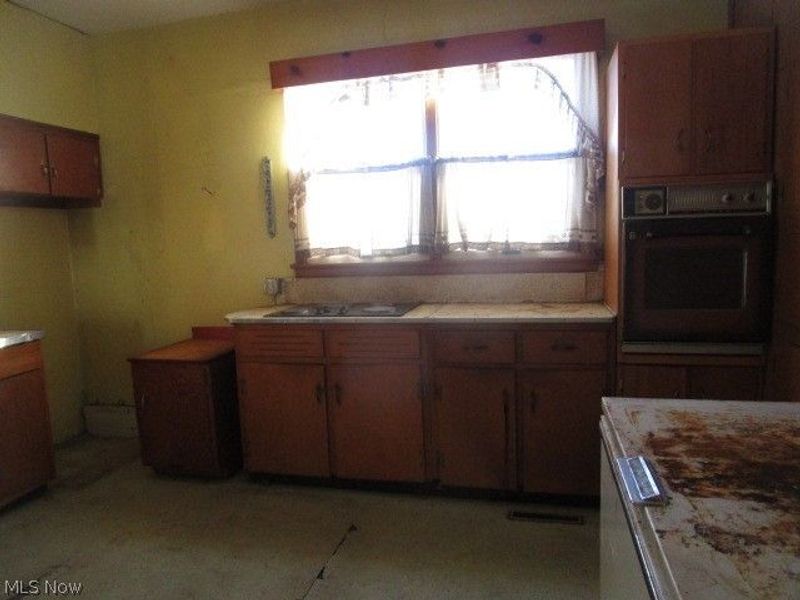 274 N 8th Street, McConnelsville, OH 43756 Photo 12