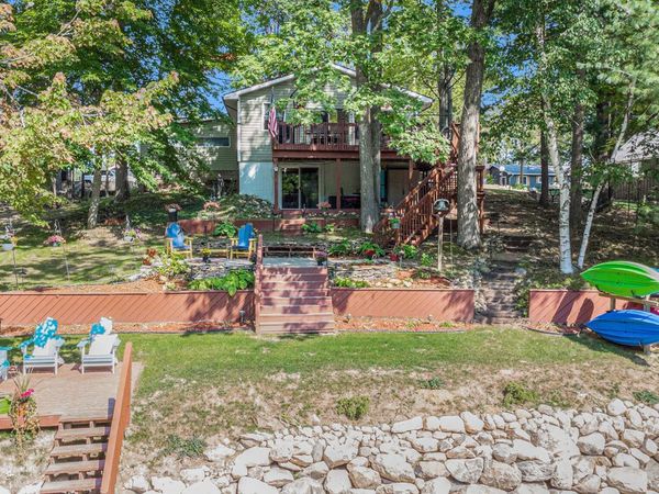2066 Deepwood Drive, Farwell, MI 48622