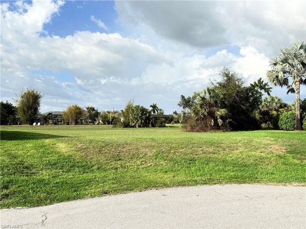 335 Vitorio ST, PUNTA GORDA, FL 33983