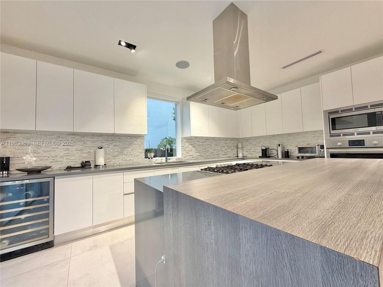 7475 NW 97th Ct, Doral, FL 33178 Photo