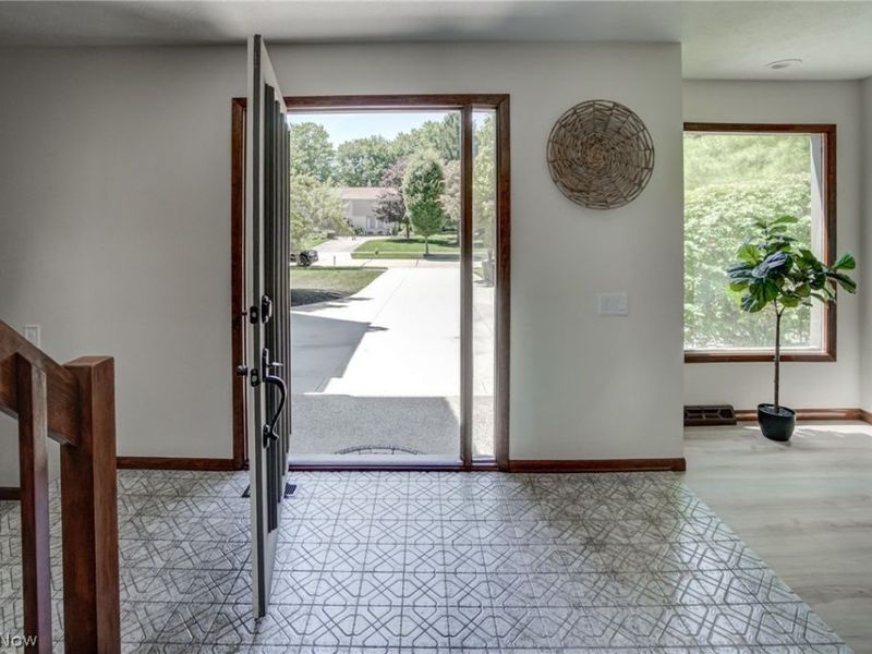 5009 Lansdowne Drive, Solon, OH 44139 Photo 4