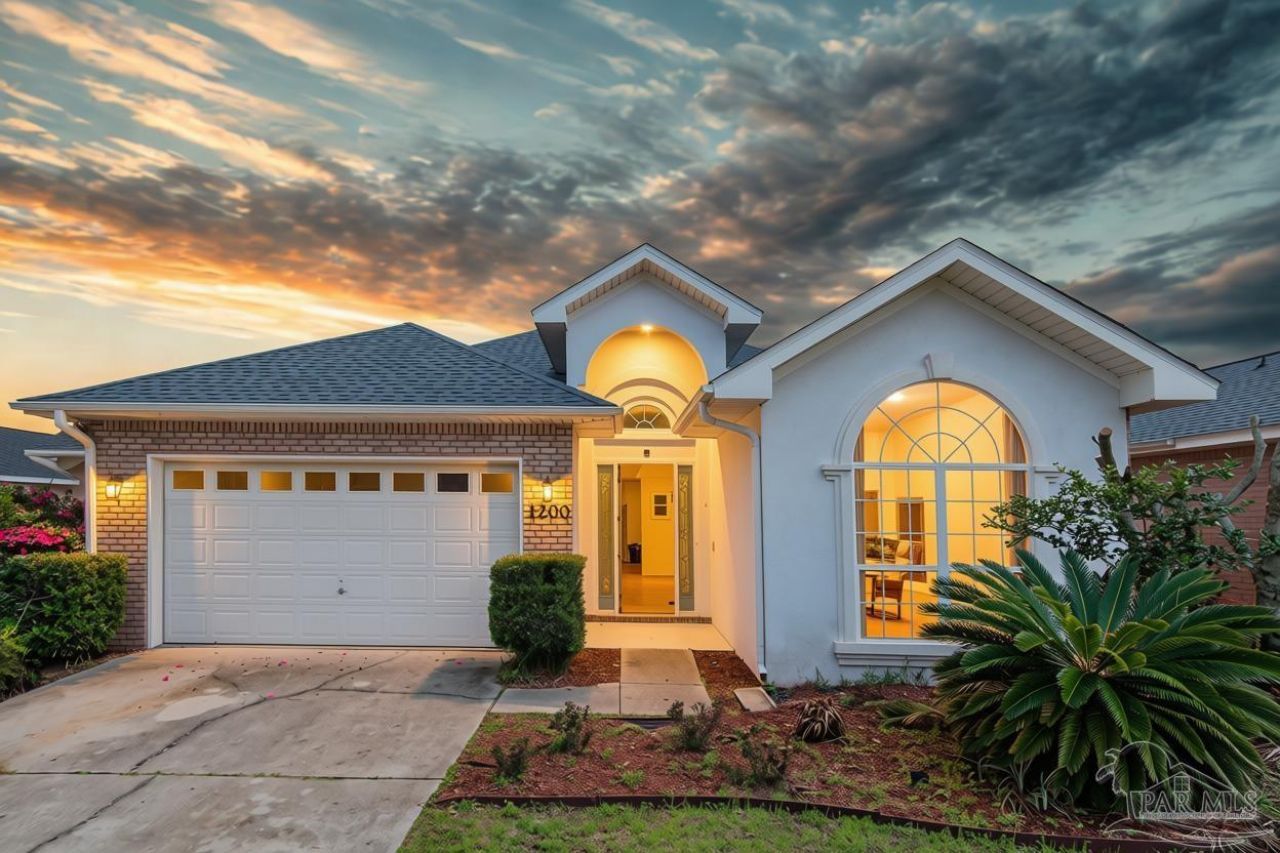 1200 Autumn Breeze Cir, Gulf Breeze, FL 32563 Main Photo
