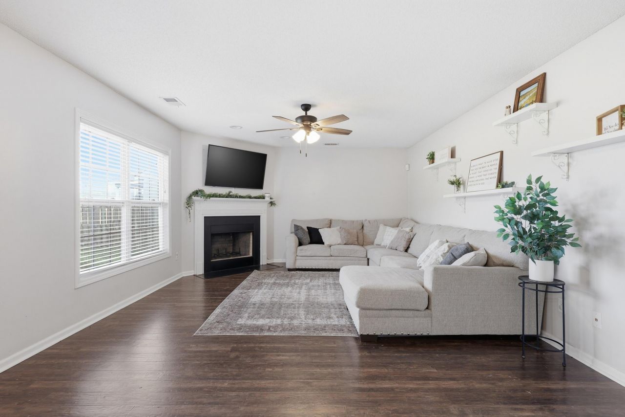 436 Dovetail Circle Photo 10