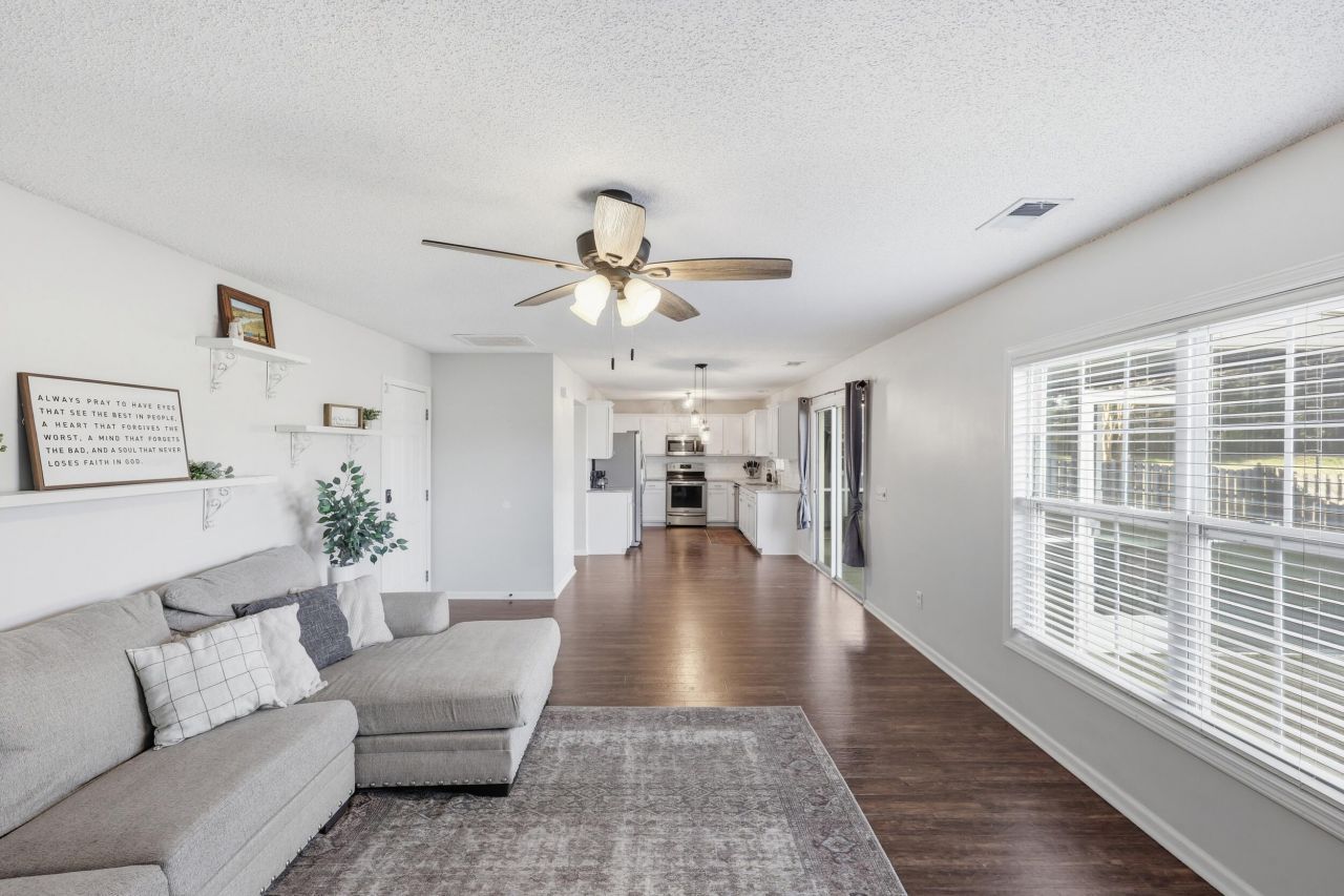 436 Dovetail Circle Photo 11