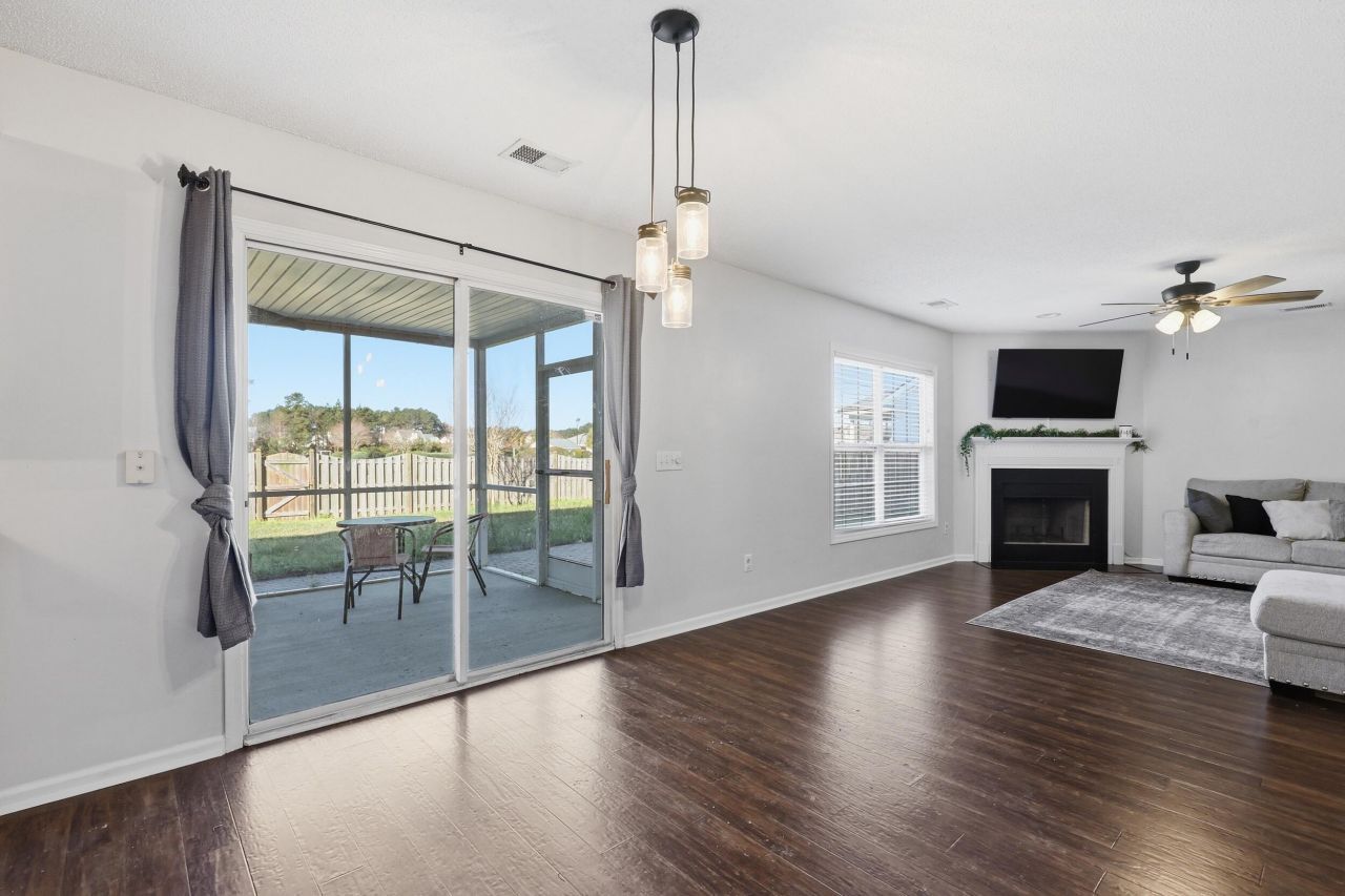 436 Dovetail Circle Photo 12