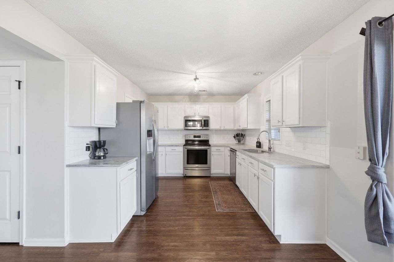 436 Dovetail Circle Photo 13