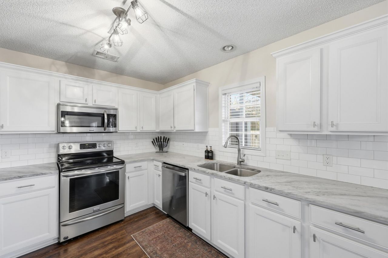 436 Dovetail Circle Photo 14