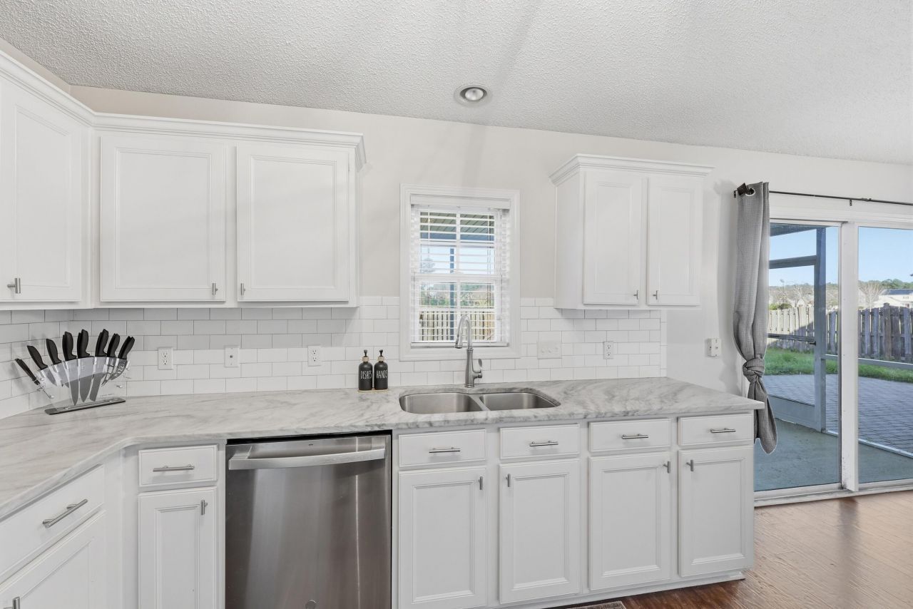 436 Dovetail Circle Photo 16