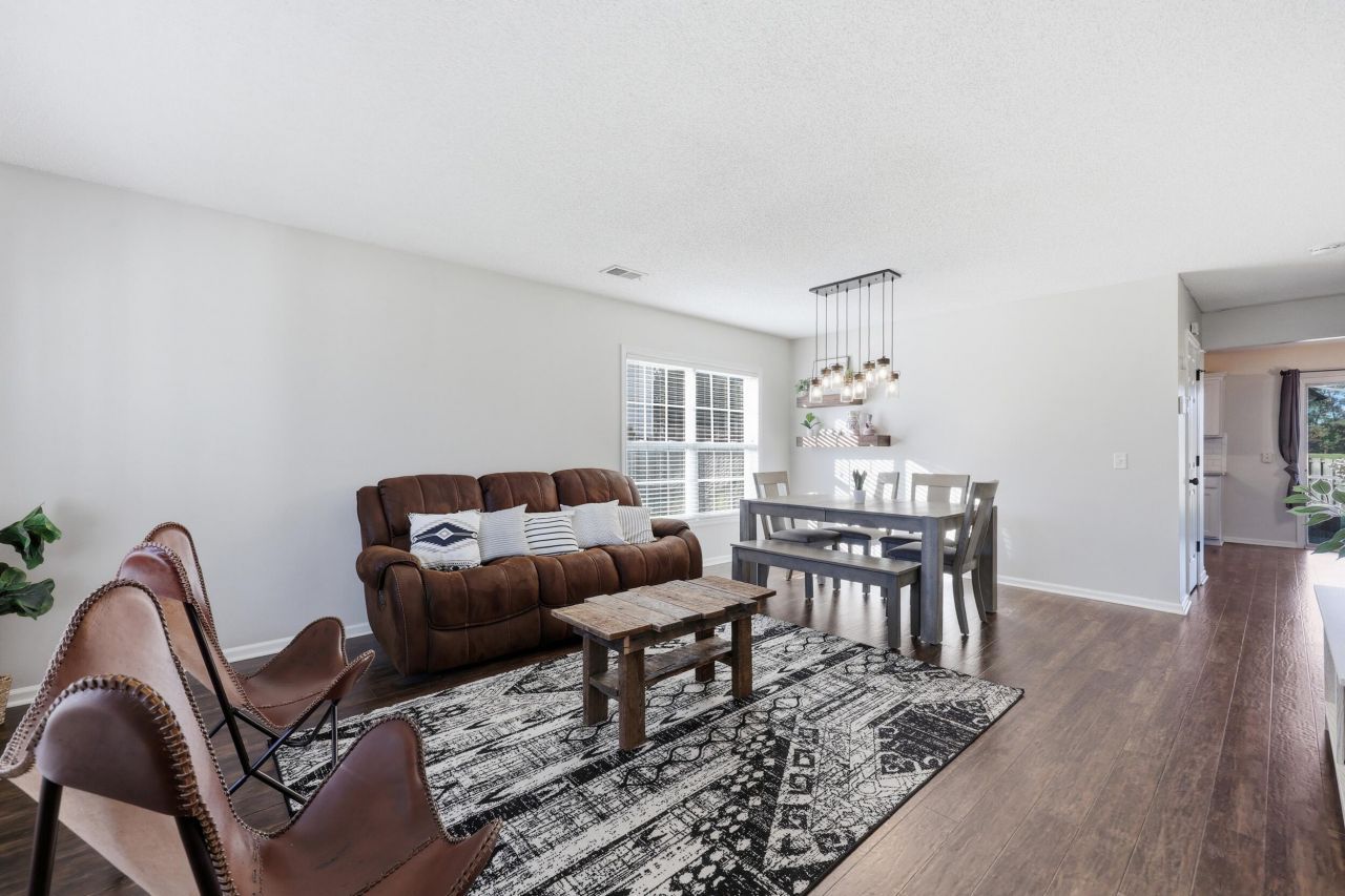 436 Dovetail Circle Photo 5