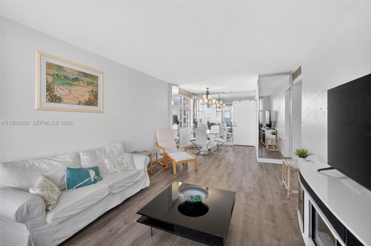 7441 Wayne Avenue, Unit 8J, Miami Beach, FL 33141 Photo