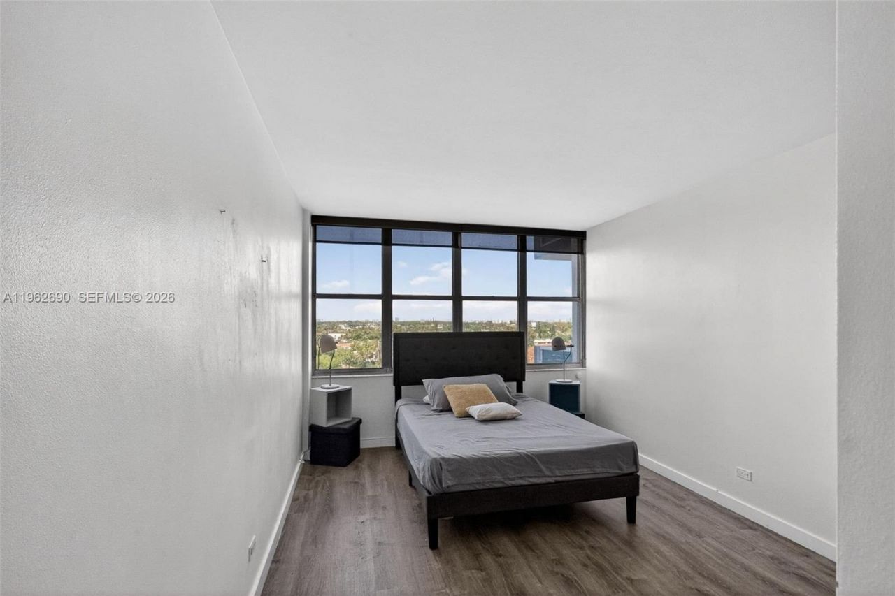7441 Wayne Avenue, Unit 8J, Miami Beach, FL 33141 Photo