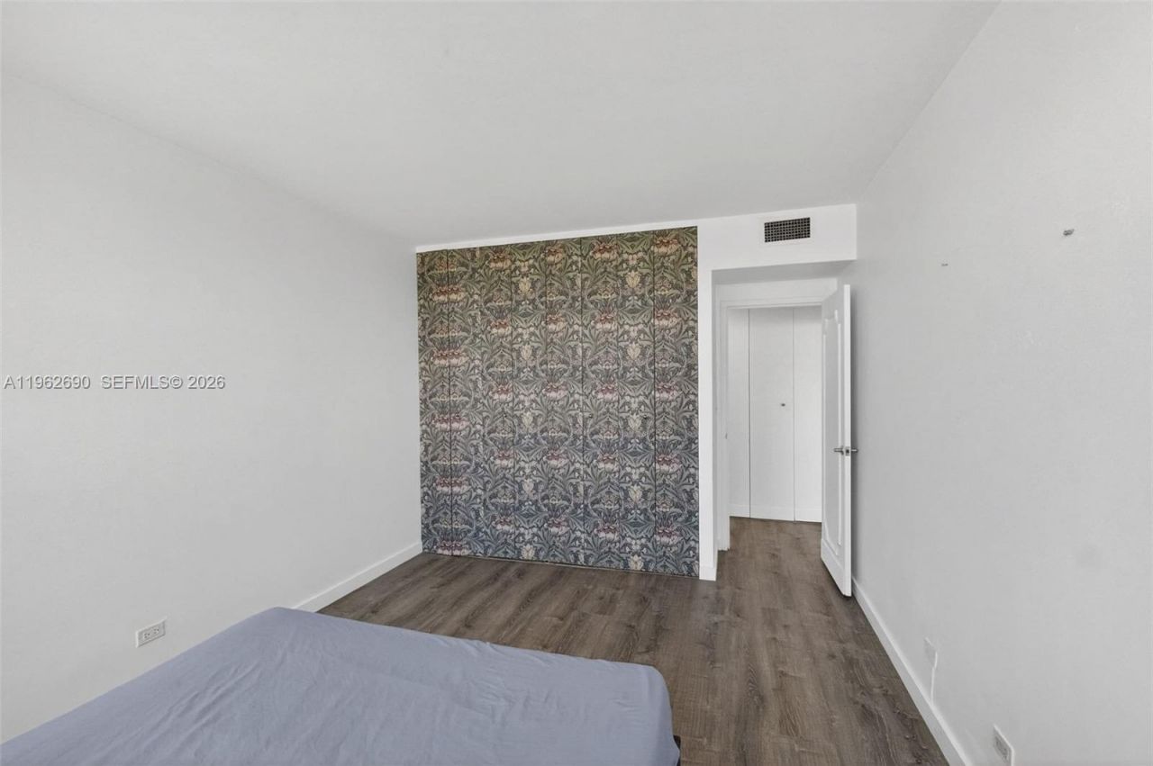 7441 Wayne Avenue, Unit 8J, Miami Beach, FL 33141 Photo