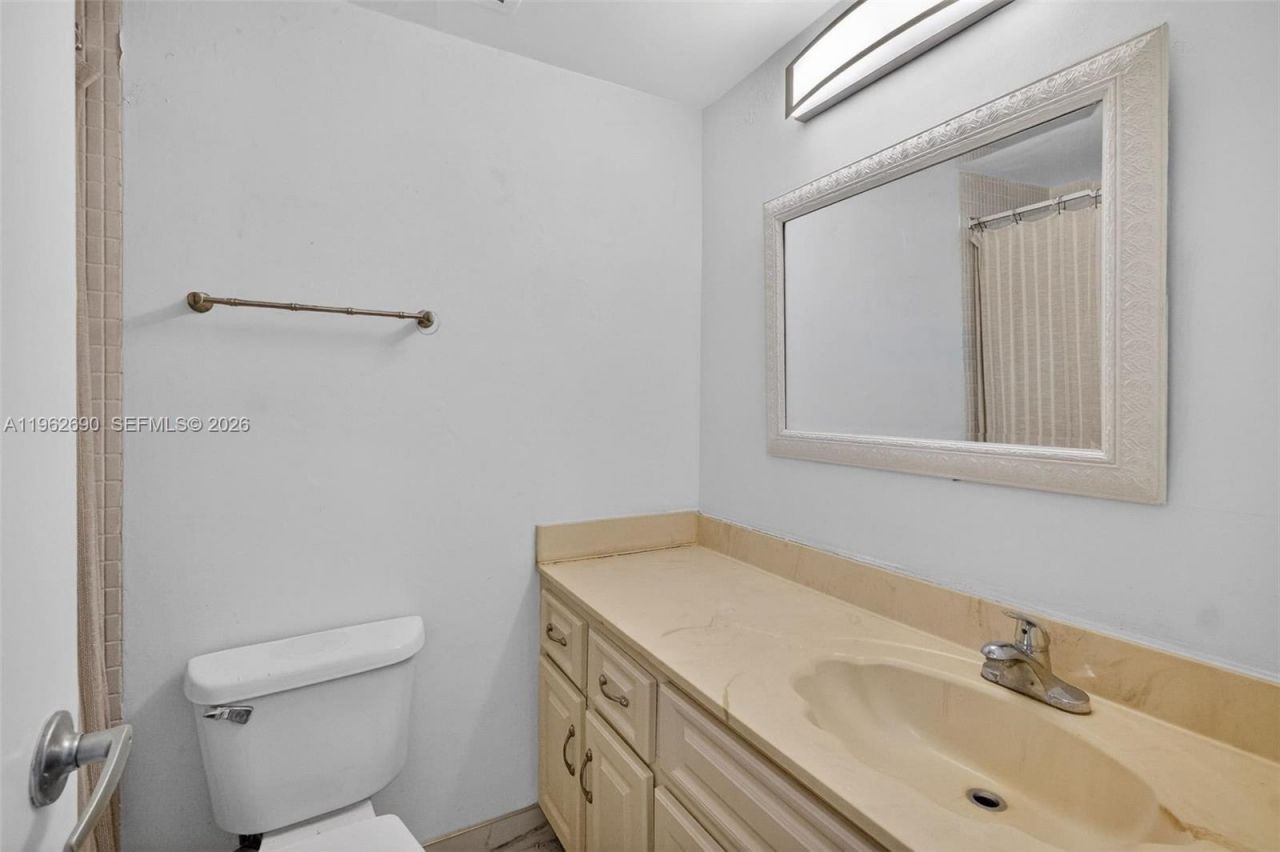 7441 Wayne Avenue, Unit 8J, Miami Beach, FL 33141 Photo