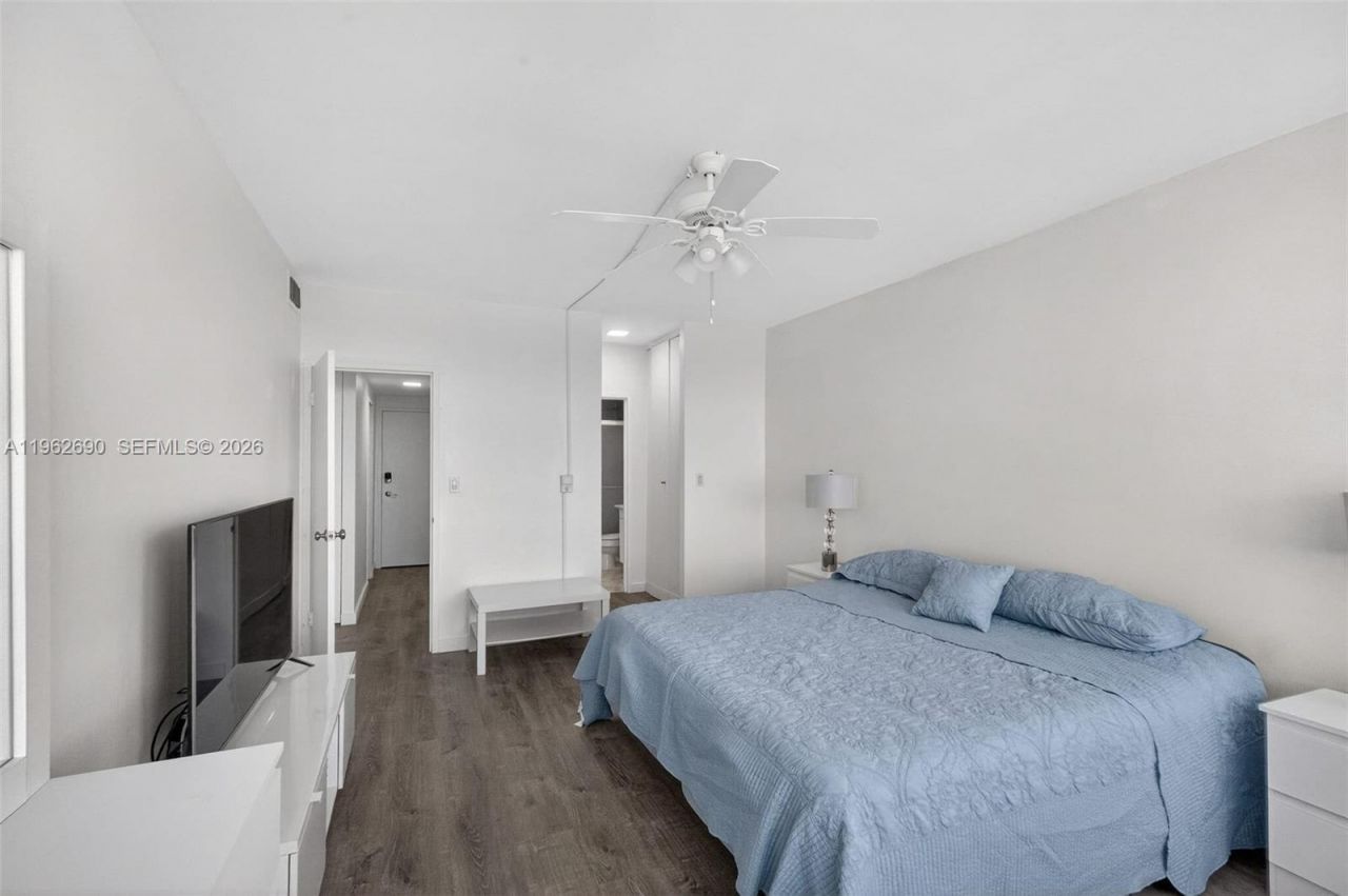 7441 Wayne Avenue, Unit 8J, Miami Beach, FL 33141 Photo