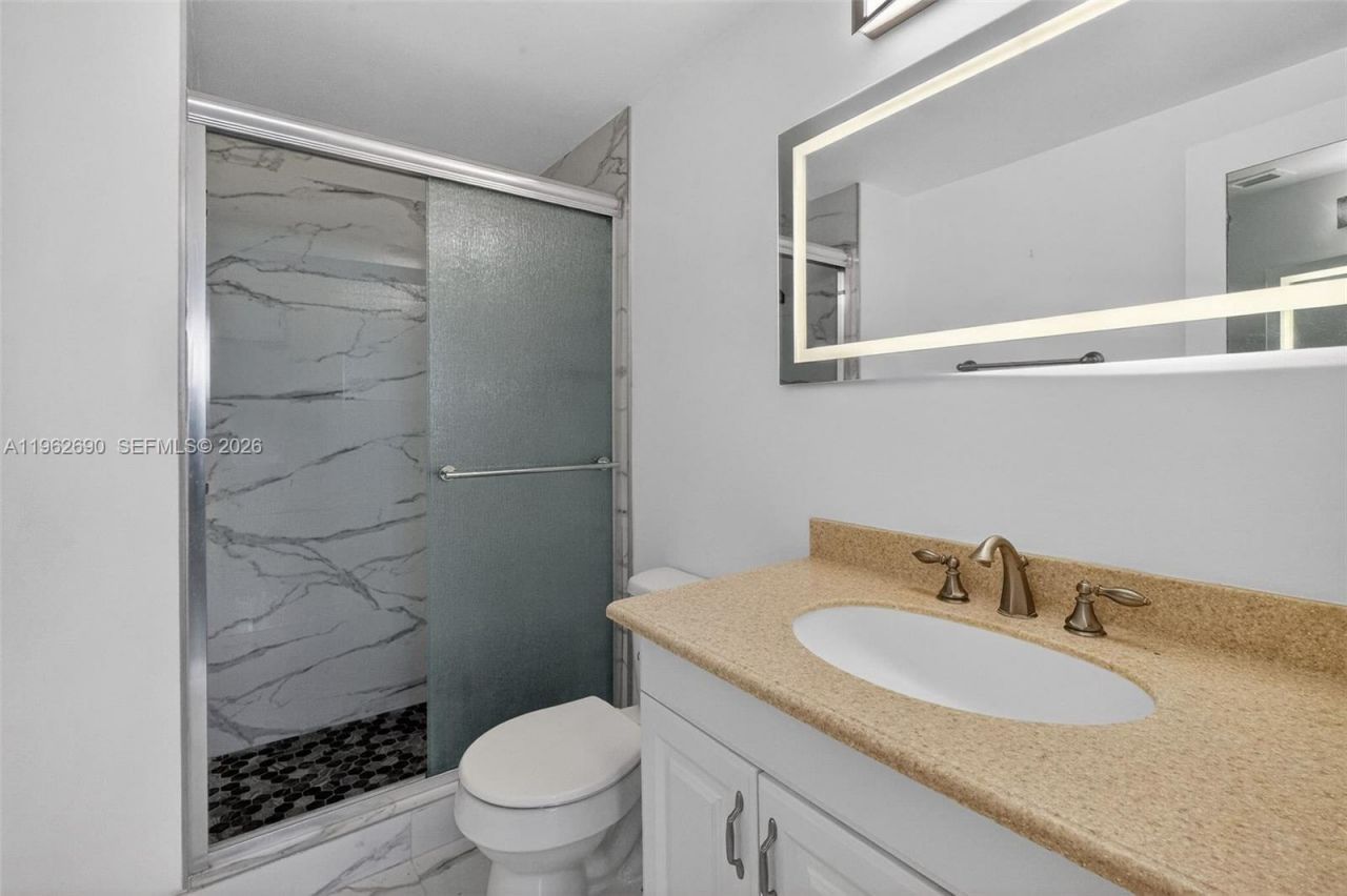 7441 Wayne Avenue, Unit 8J, Miami Beach, FL 33141 Photo