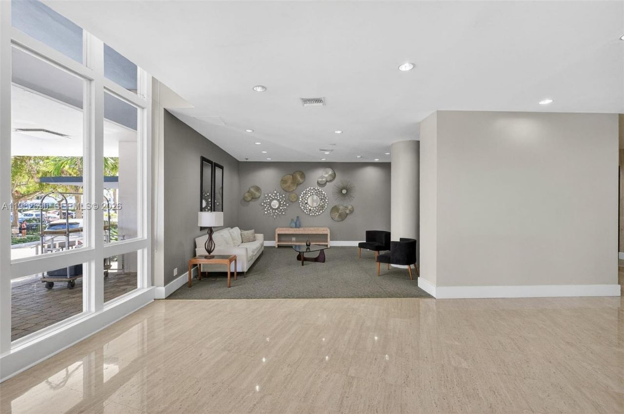 7441 Wayne Avenue, Unit 8J, Miami Beach, FL 33141 Photo