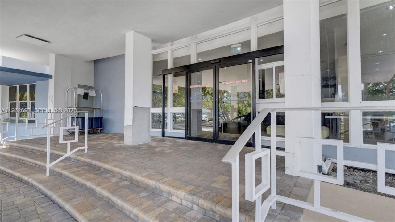 7441 Wayne Avenue, Unit 8J, Miami Beach, FL 33141 Photo