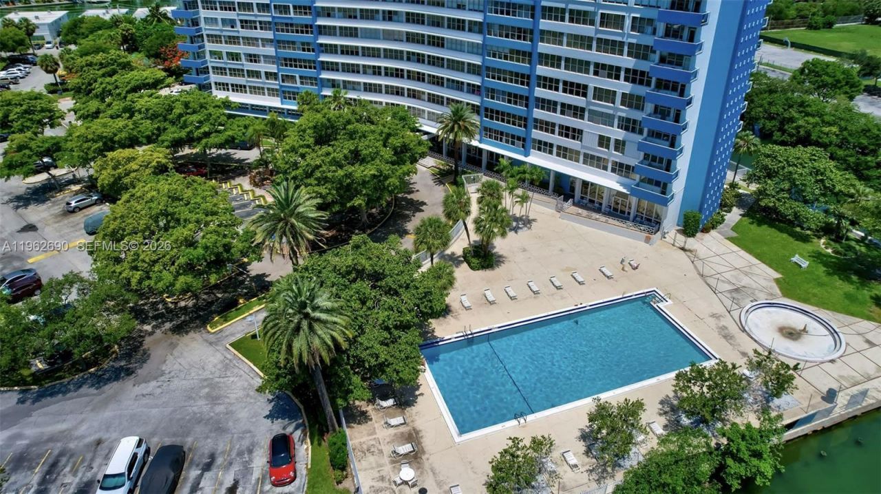 7441 Wayne Avenue, Unit 8J, Miami Beach, FL 33141 Photo