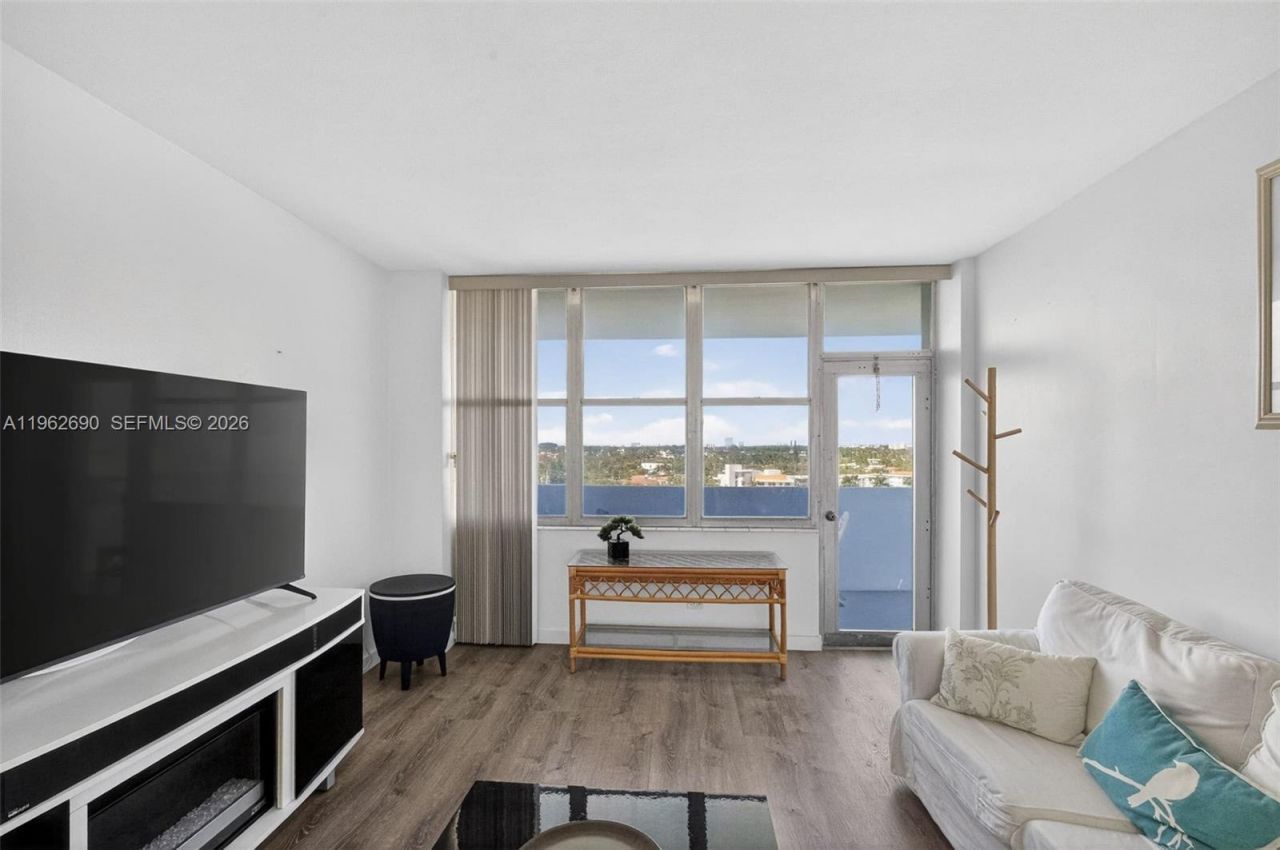 7441 Wayne Avenue, Unit 8J, Miami Beach, FL 33141 Photo
