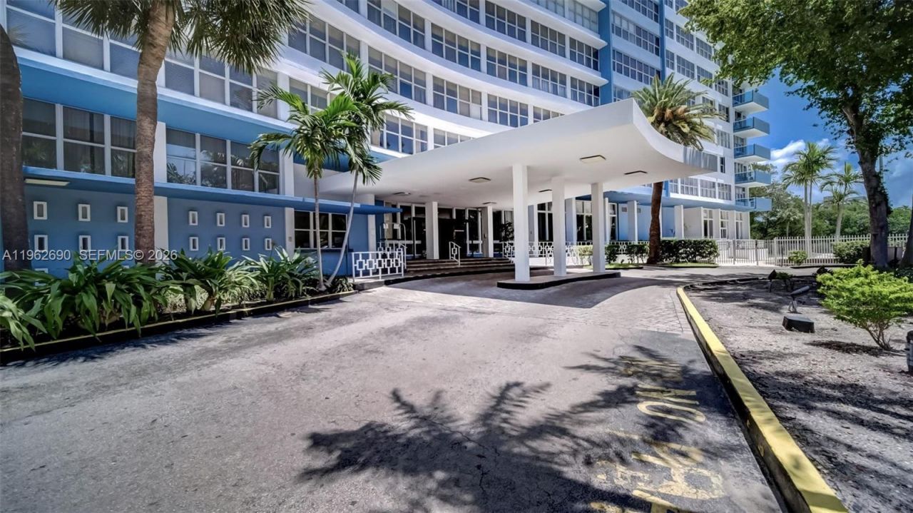 7441 Wayne Avenue, Unit 8J, Miami Beach, FL 33141 Photo
