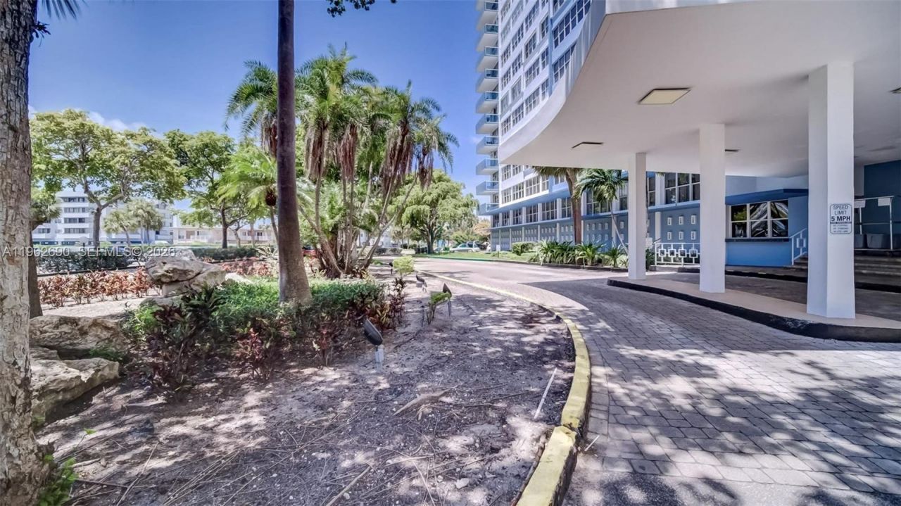 7441 Wayne Avenue, Unit 8J, Miami Beach, FL 33141 Photo