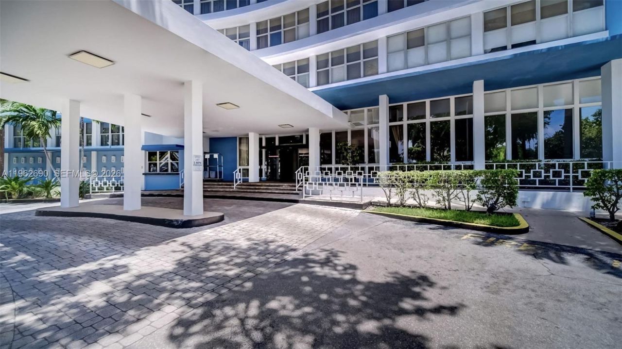 7441 Wayne Avenue, Unit 8J, Miami Beach, FL 33141 Photo