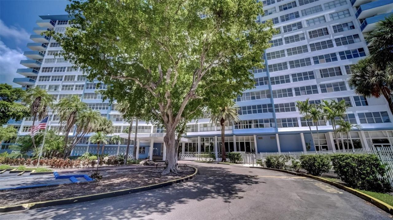 7441 Wayne Avenue, Unit 8J, Miami Beach, FL 33141 Photo
